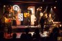 DEBOUT SUR LE ZINC